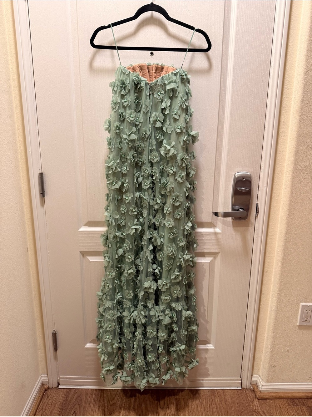 HELSI Athena Floral Appliqué Strapless Gown in Mint Green Size XS – Preloved - Picture 8 of 9